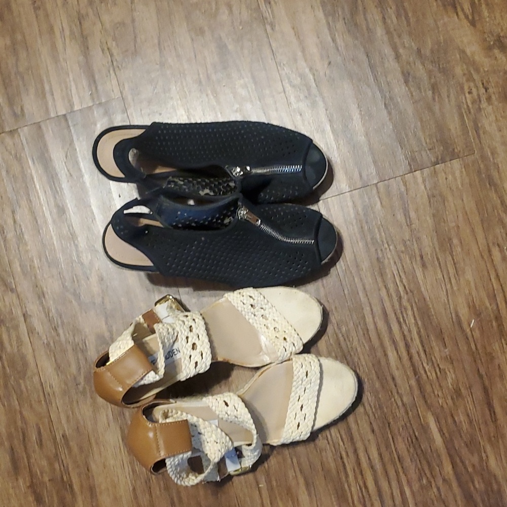2 Steve Madden Wedges black and cream